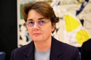 مدير متحف اللوفر يستقيل وسط تداعيات عملية السطو