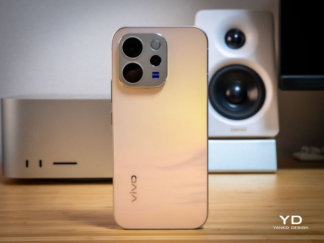 مراجعة vivo V70: هاتف مصور الحفل بملابس متوسطة المدى