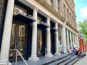 أكاديمية نيويورك للفنون تقول إنها ستتبرع بأموال إبستين
