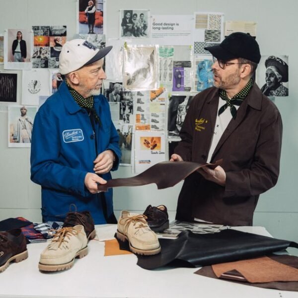 تطلق Paraboot x Universal Works حذاءًا صيفيًا مبنيًا على الصداقة والحرفية والعيوب الجميلة
