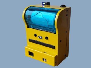 قام صانع للتو ببناء كاميرا بولارويد بسعر أرخص 100 مرة باستخدام ورق الإيصالات الحرارية
