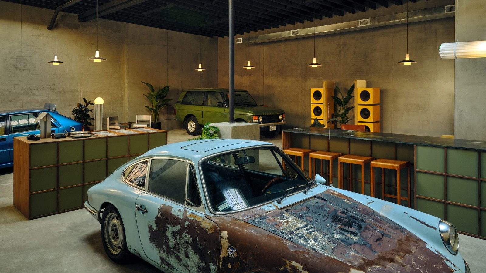 مكتب المساحة الملموسة يحول مستودع بروكلين إلى سيارة بدوام جزئي 1 Car Part Time by Office of Tangible Space