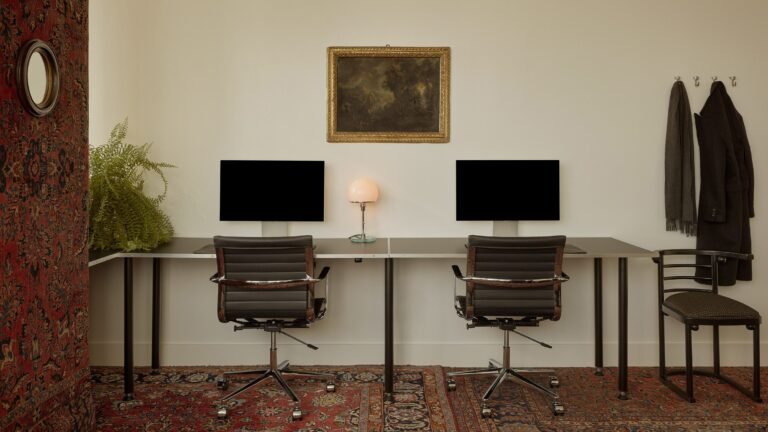 Mouthwash Studio offices by Charlap Hyman & Herrero