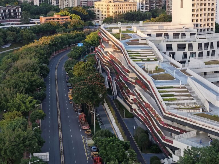 إعادة تطوير مدرسة بينغشان الابتدائية إلى مدرسة متكاملة لمدة تسع سنوات / استوديو CCDI Dongxiying
