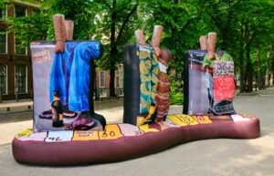 "BlowUp Jubilee" يحتفل بالفن العام القابل للنفخ في وسط لاهاي
