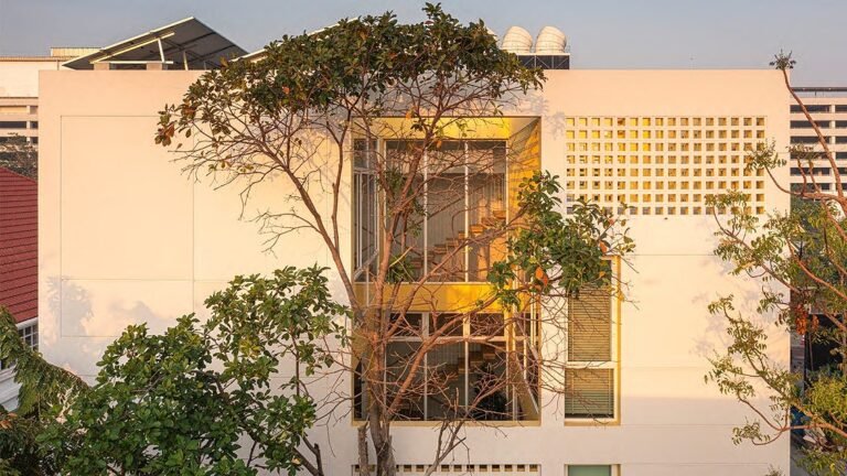 Inward House by VeeV Design Studio