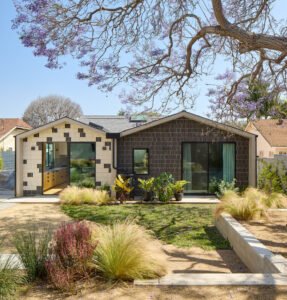 يعتبر الفستان والمنسوجات من غرب أفريقيا مصدر إلهام غير متوقع لمنزل Nwankpa Design في كاليفورنيا 1 تصميم نوانكبا
