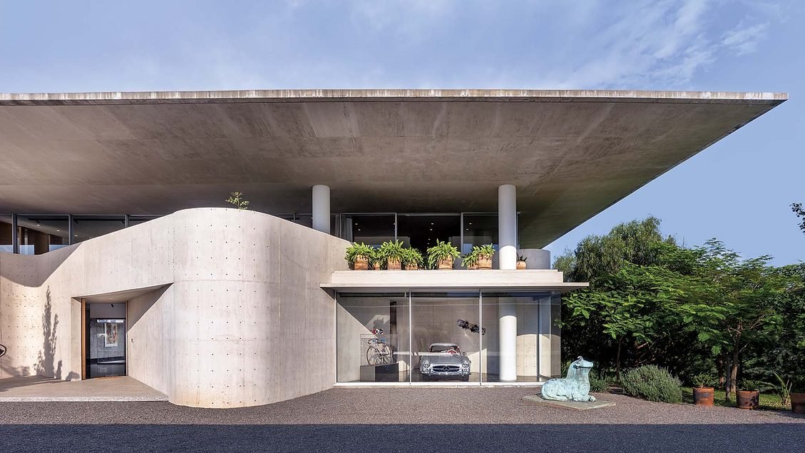 TEN Arquitectos Alternates Geometries to Realize a Sprawling Residence in Central Mexico