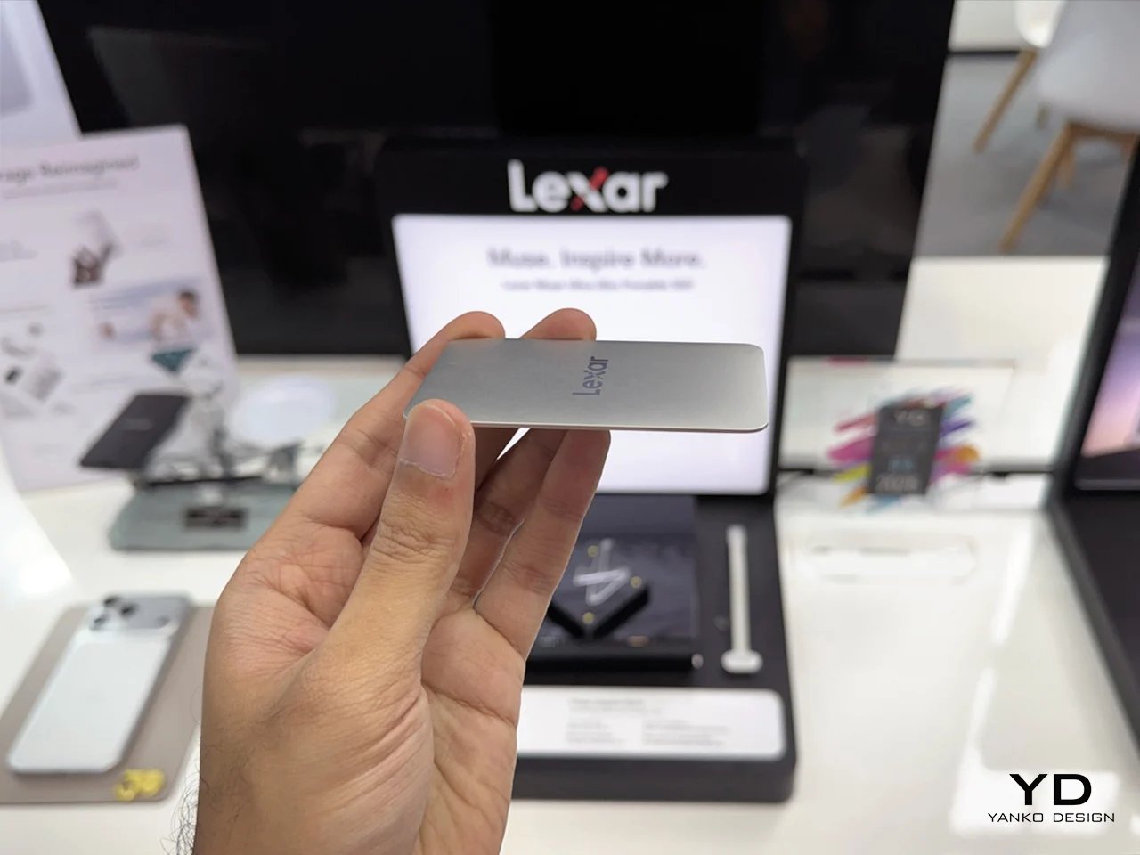 لقد عقدنا أنحف SSD محمول في العالم في IFA 2026: التدريب العملي مع Lexar Muse